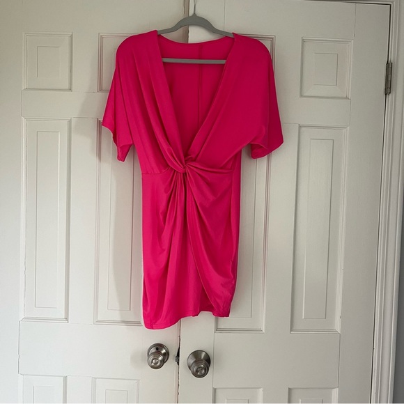 NWOT Women’s hot pink mini dresss - M - Picture 4 of 6
